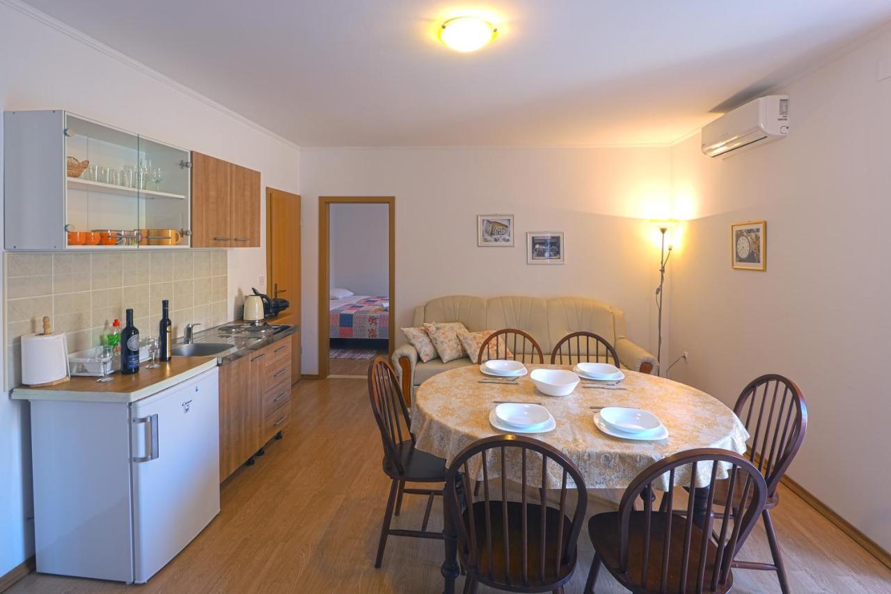 Mengula Apartment *